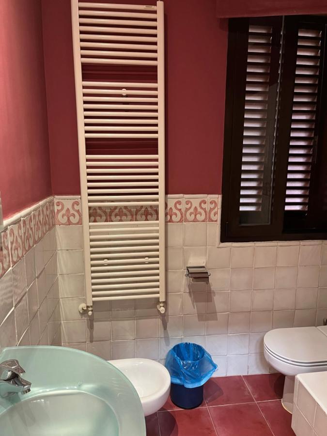فندق لاس روزاس دي مدريدفي  Mansion Marsil المظهر الخارجي الصورة
